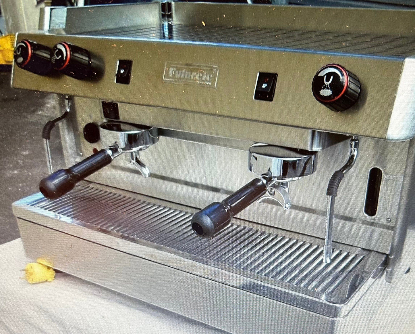 Futurete - Oberon Espresso Machine - 2+3 Group
